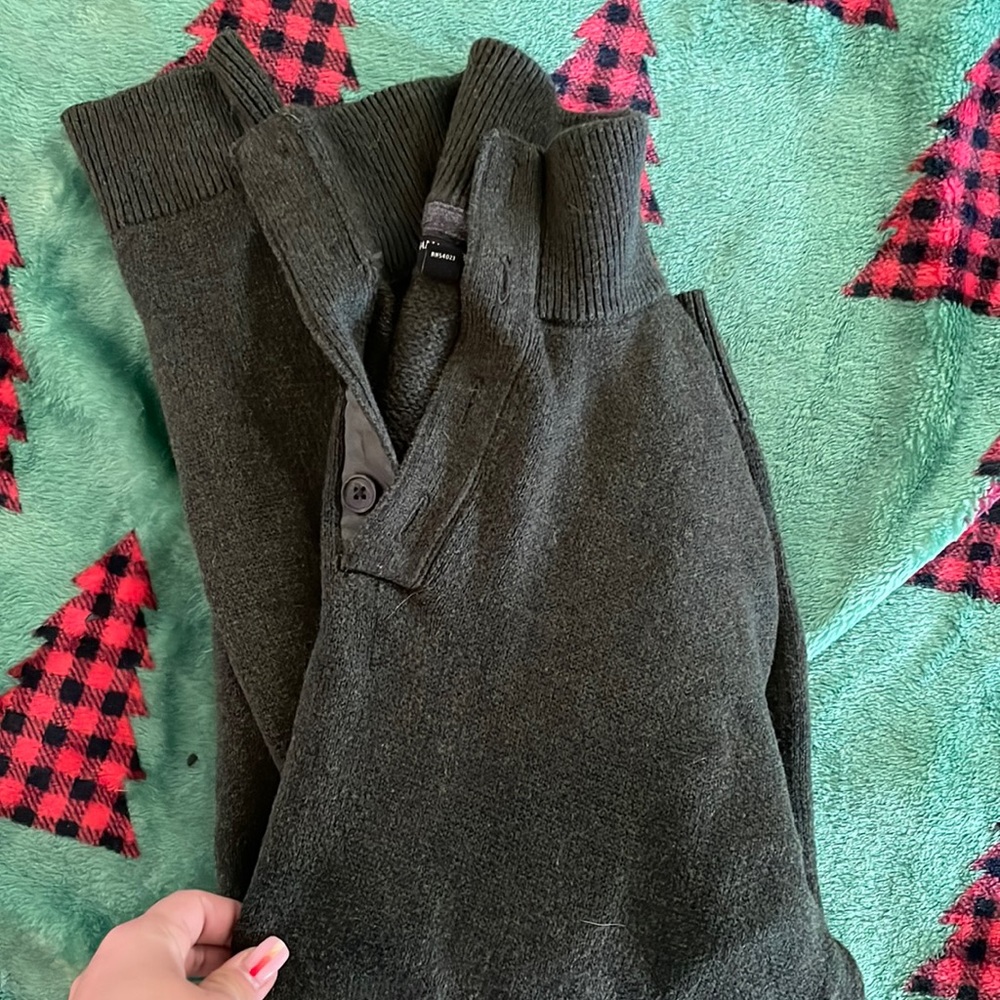 60 percent cotton 10 percent wool blend amazing sweater army green